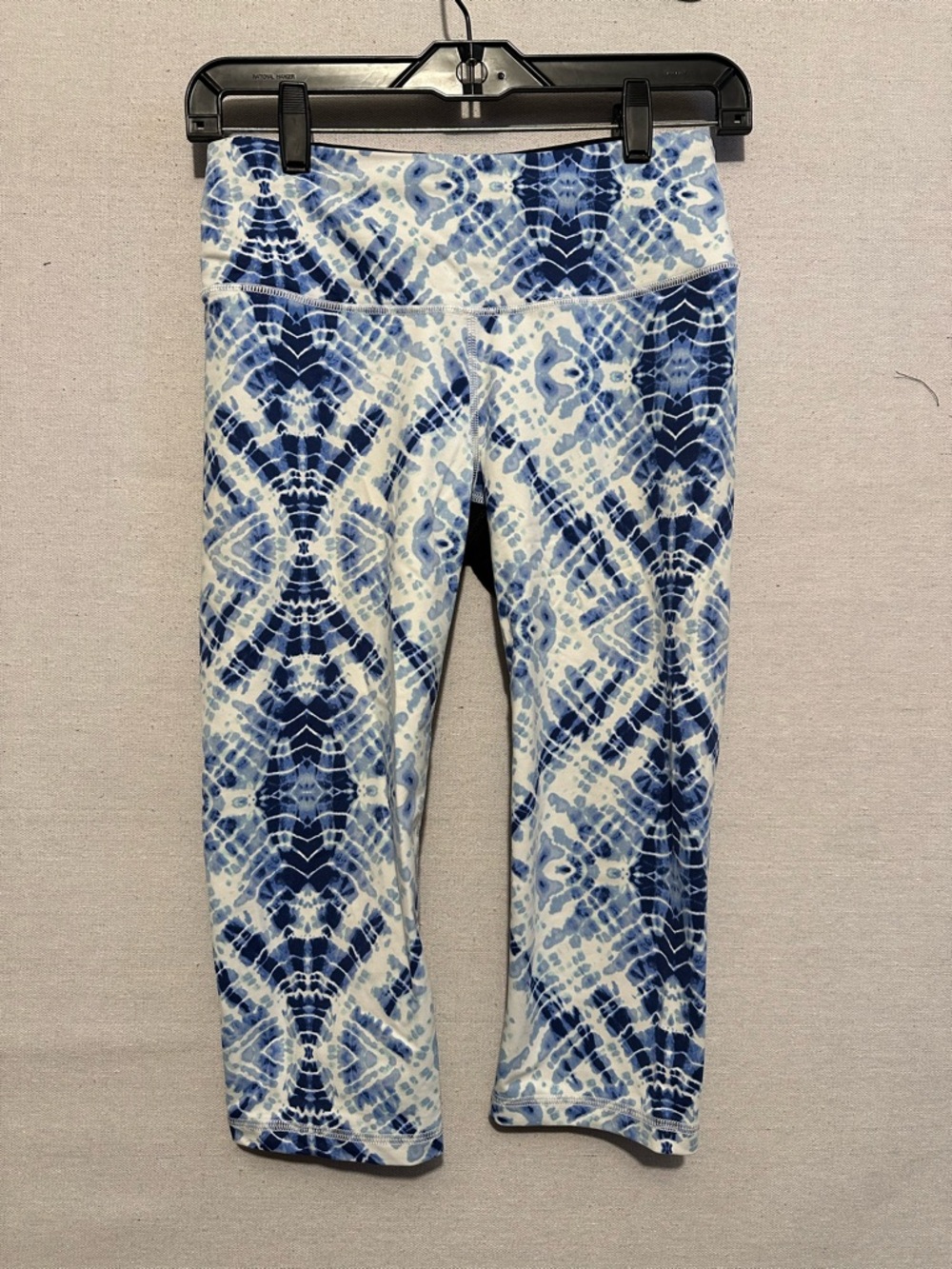 Victoria's Secret Knockout by VS Crop Leggings - size S - Picture 1 of 3